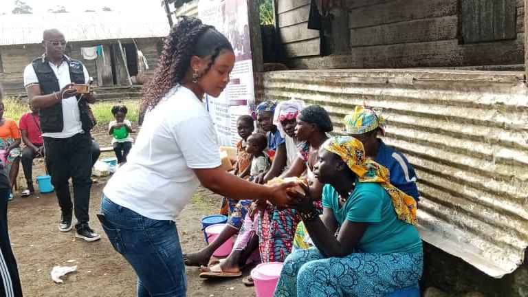 This was a donation of our time and food items to some vulnerable fulani and Christian women affected by the Bokoharam war and the ongoing socio political war in the North West and South West Regions of Cameroon.
